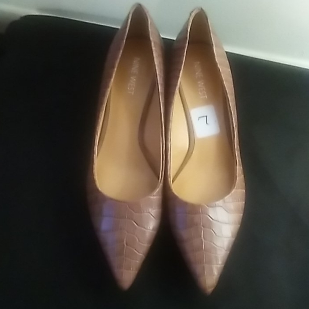 Size 7 Nine west Heels